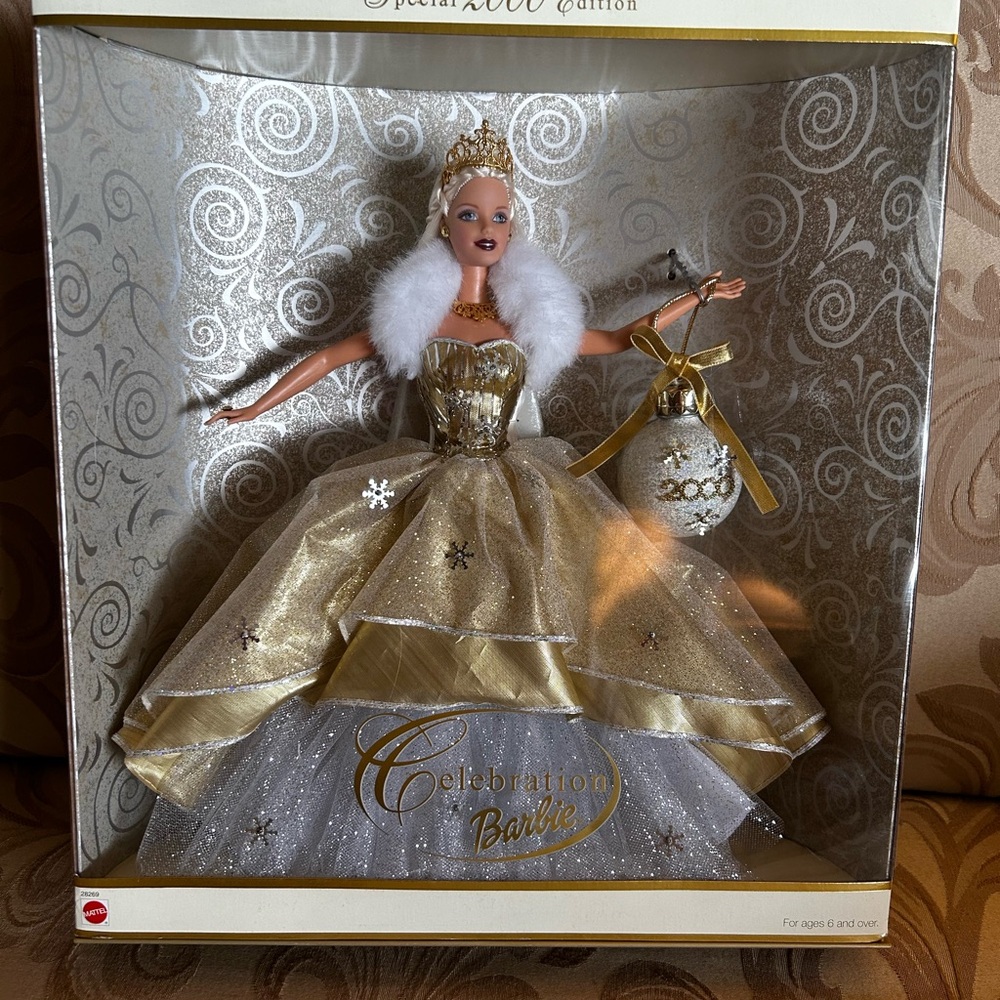 2000 Happy Holidays Barbie Doll